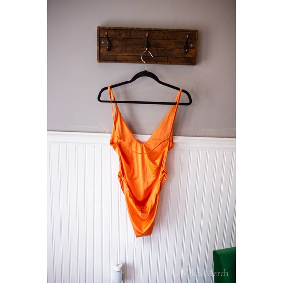 Urban Outfitters Bond Eye Ring It In One Piece Night Fever NEW Large - Picture 3 of 5